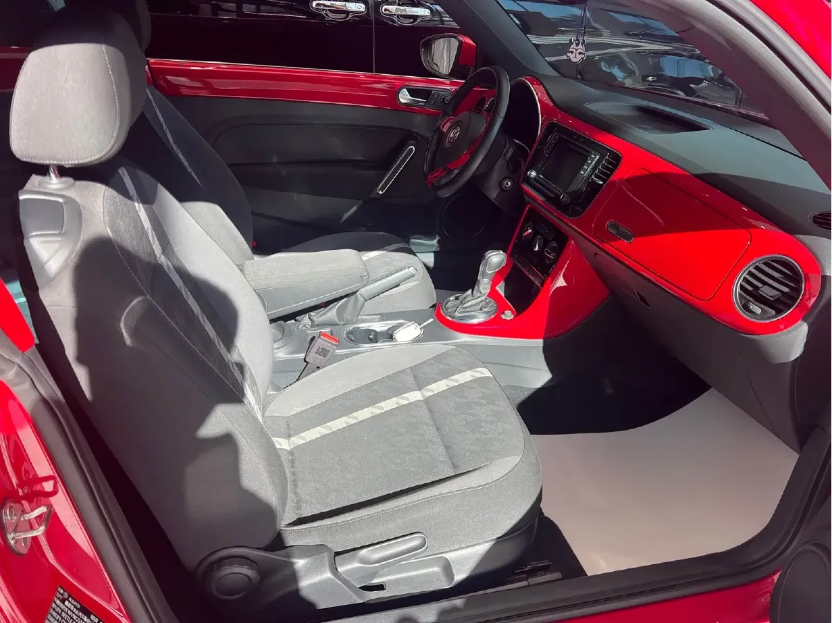 2017 Volkswagen Beetle 1.2T 105HP L4 7DCT,autocango,china used car exporter,china ev exporter,chinese used car exporter,chinese used ev exporter