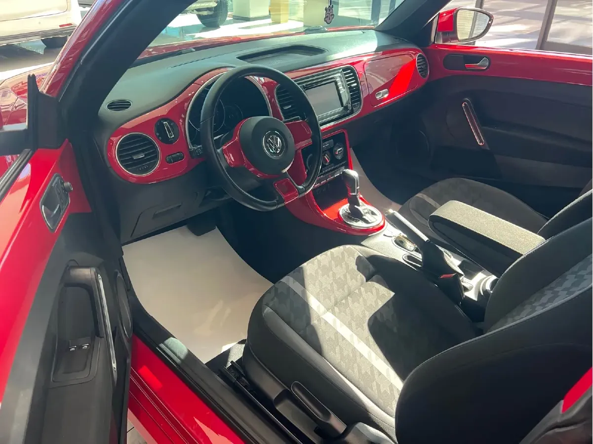 2017 Volkswagen Beetle 1.2T 105HP L4 7DCT,autocango,china used car exporter,china ev exporter,chinese used car exporter,chinese used ev exporter