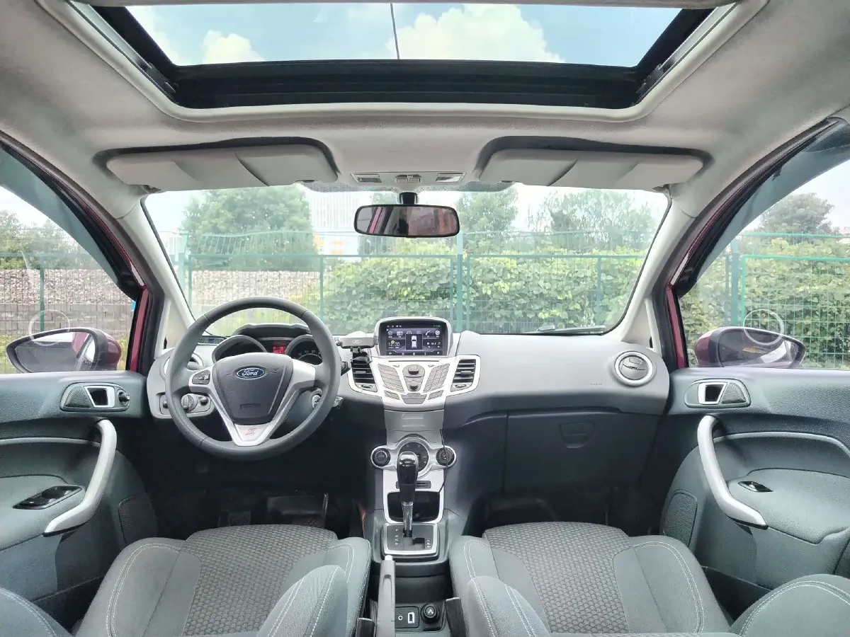 2012 Ford Fiesta 1.5L 103HP L4 4AT,autocango,china used car exporter,china ev exporter,chinese used car exporter,chinese used ev exporter