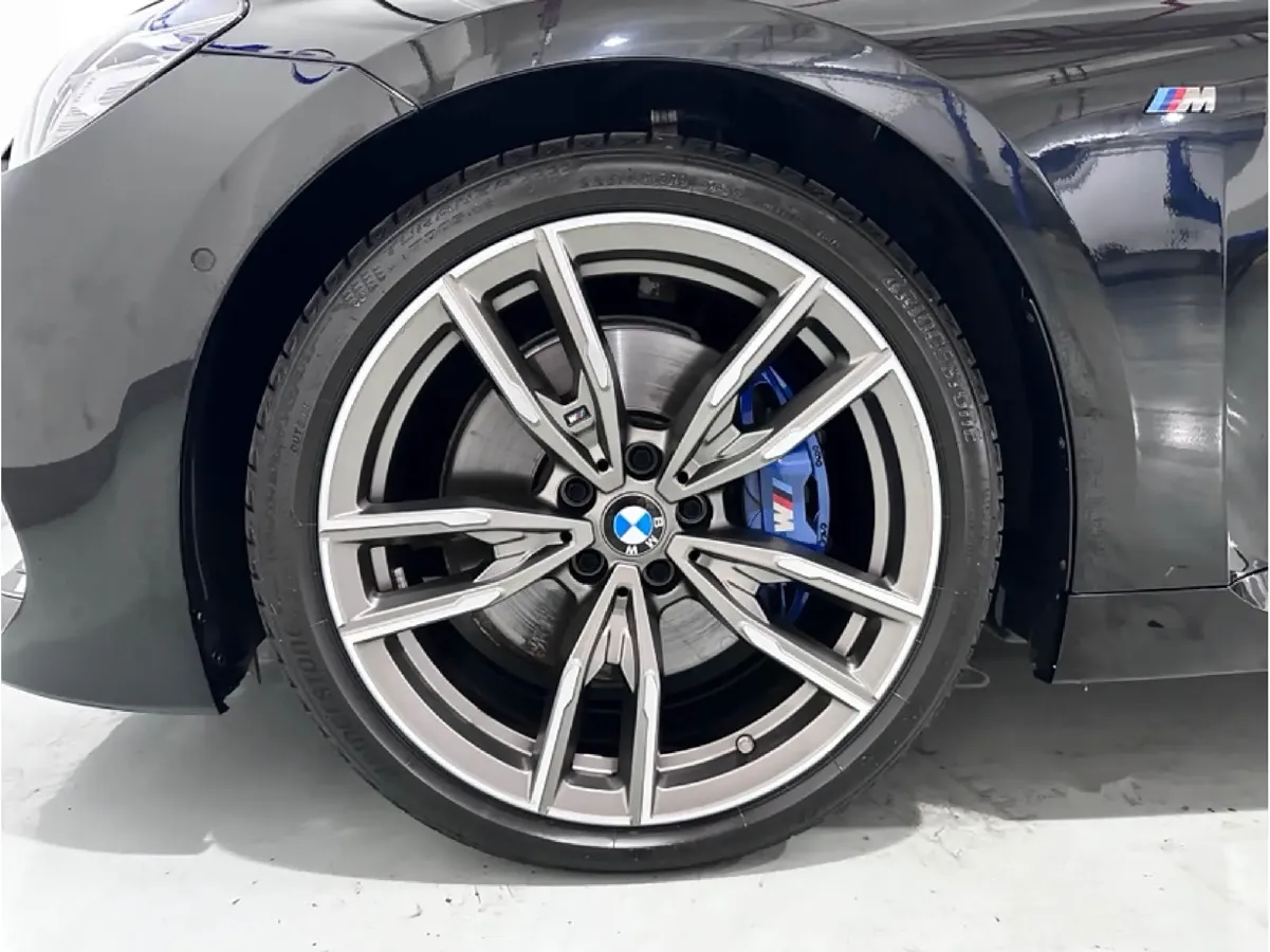 2023 BMW 3.0T 333HP L6 8AT,autocango,china used car exporter,china ev exporter,chinese used car exporter,chinese used ev exporter