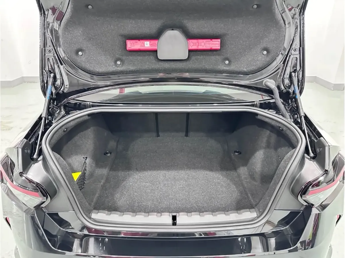 2023 BMW 3.0T 333HP L6 8AT,autocango,china used car exporter,china ev exporter,chinese used car exporter,chinese used ev exporter