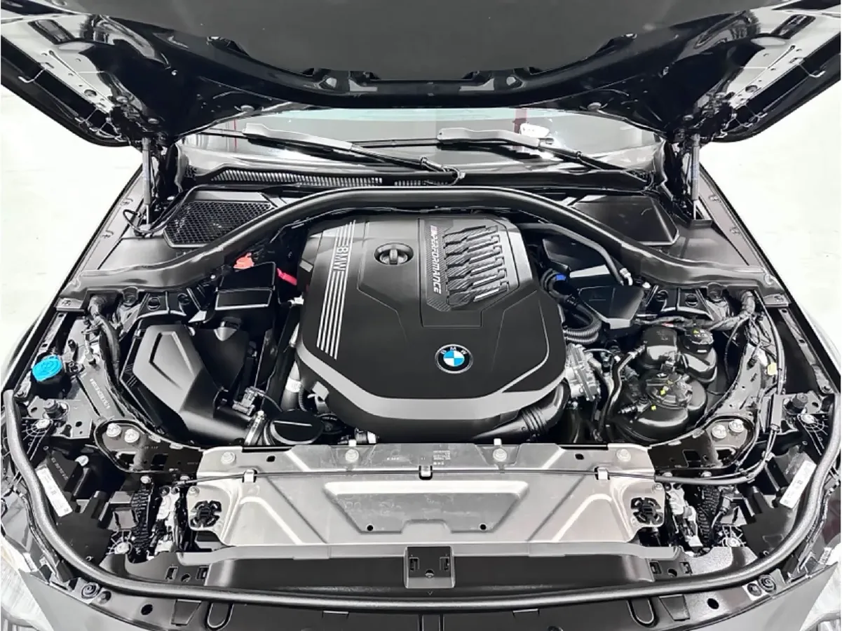 2023 BMW 3.0T 333HP L6 8AT,autocango,china used car exporter,china ev exporter,chinese used car exporter,chinese used ev exporter