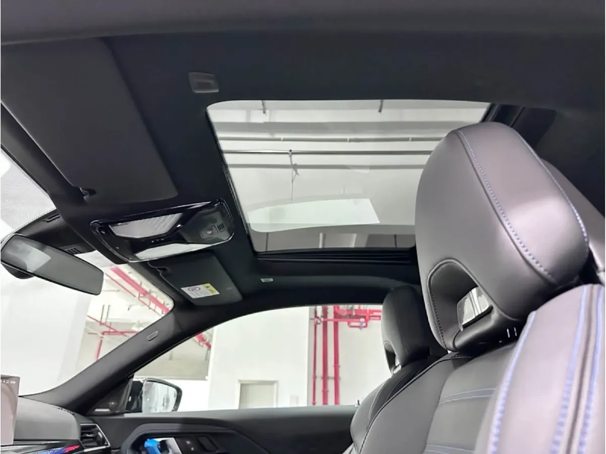 2023 BMW 3.0T 333HP L6 8AT,autocango,china used car exporter,china ev exporter,chinese used car exporter,chinese used ev exporter