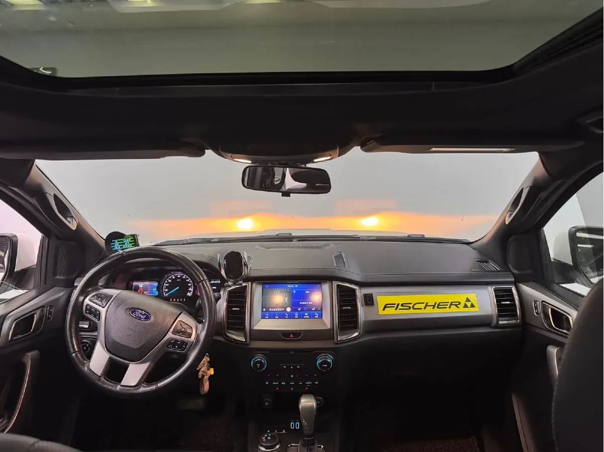 2017 Ford Everest 2.0T 245HP L4 6AT,autocango,china used car exporter,china ev exporter,chinese used car exporter,chinese used ev exporter