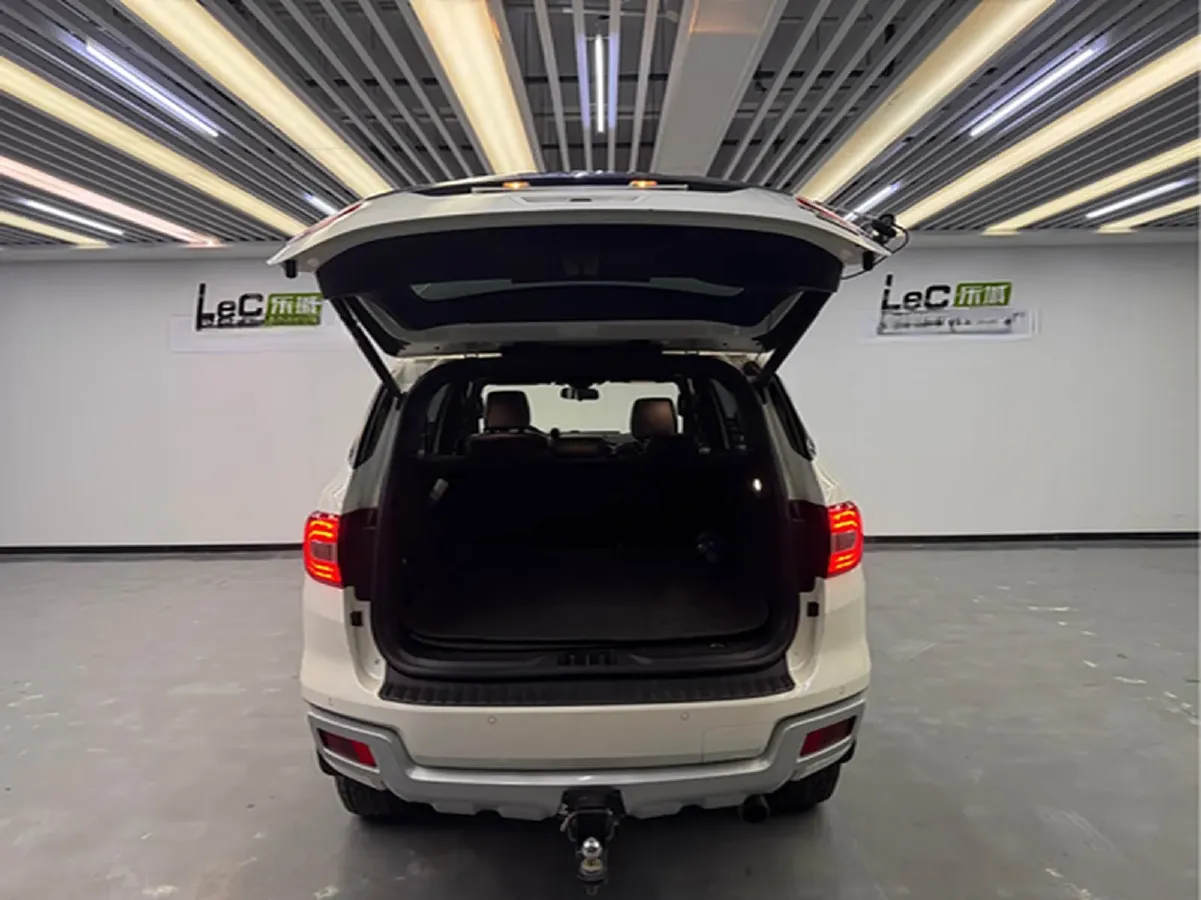 2017 Ford Everest 2.0T 245HP L4 6AT,autocango,china used car exporter,china ev exporter,chinese used car exporter,chinese used ev exporter