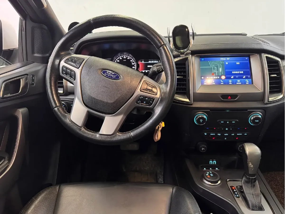 2017 Ford Everest 2.0T 245HP L4 6AT,autocango,china used car exporter,china ev exporter,chinese used car exporter,chinese used ev exporter