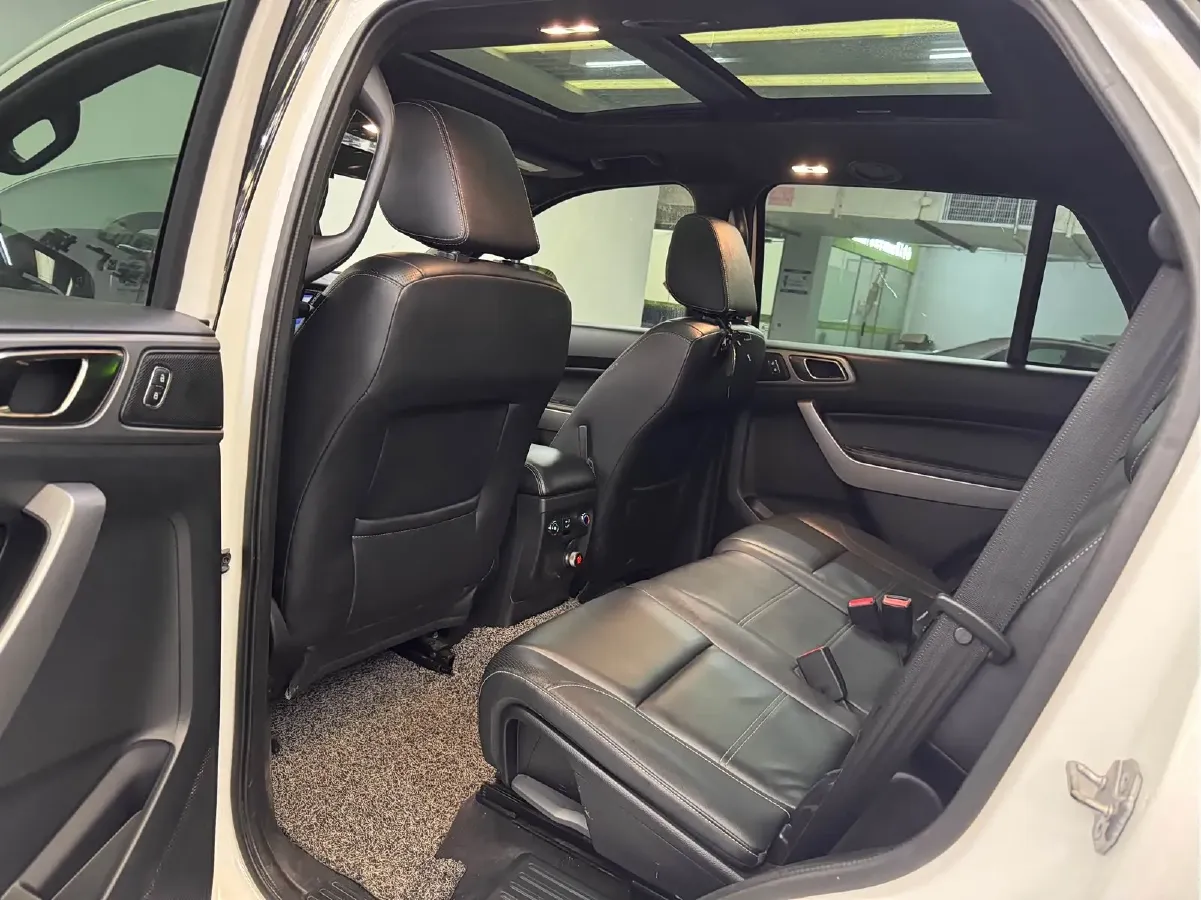 2017 Ford Everest 2.0T 245HP L4 6AT,autocango,china used car exporter,china ev exporter,chinese used car exporter,chinese used ev exporter