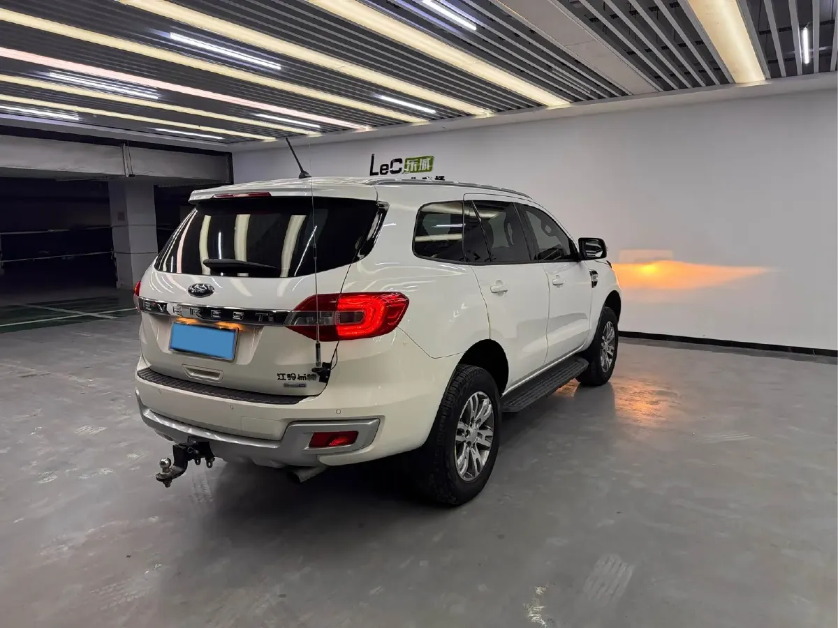 2017 Ford Everest 2.0T 245HP L4 6AT,autocango,china used car exporter,china ev exporter,chinese used car exporter,chinese used ev exporter