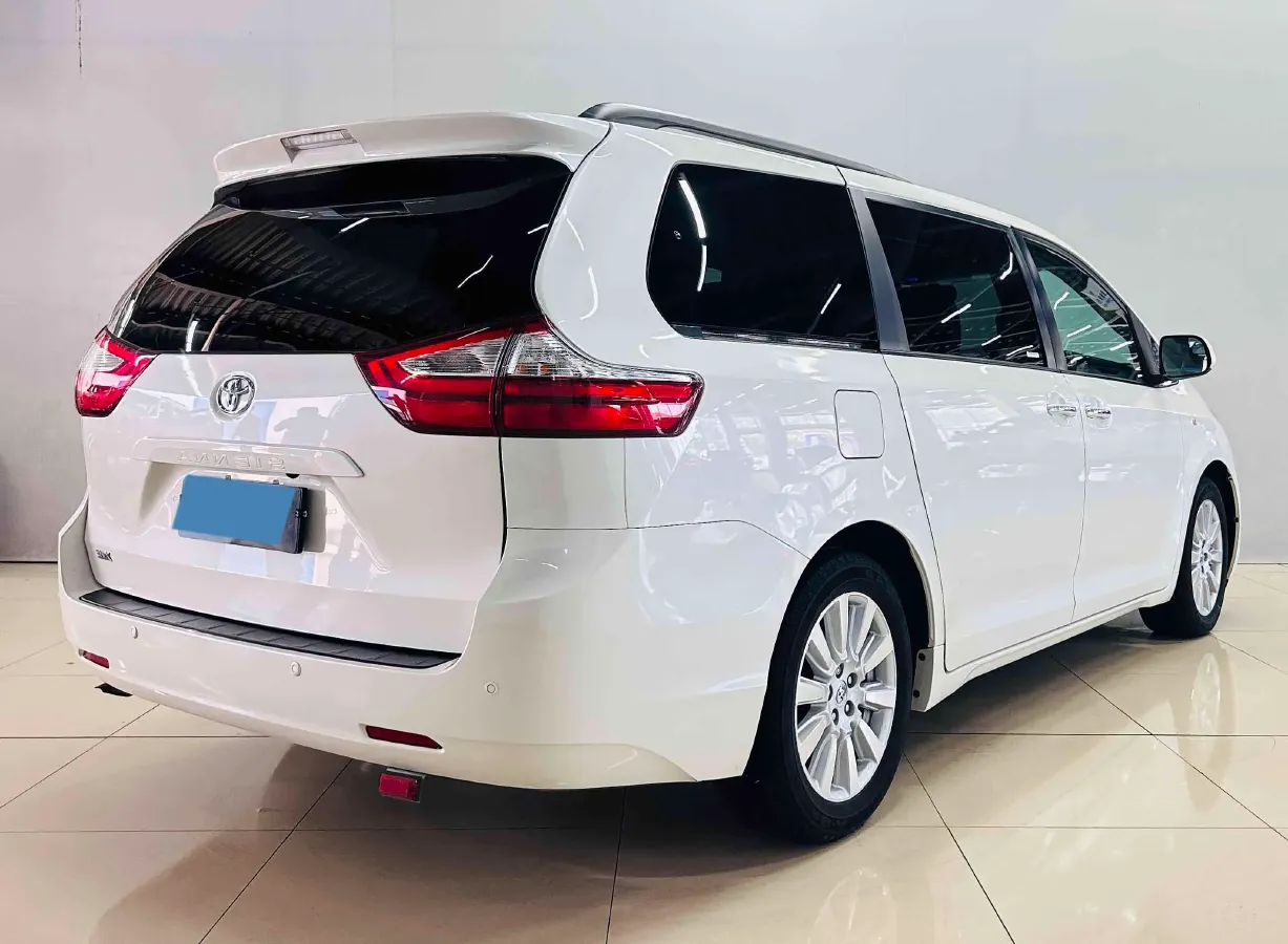 2015 Toyota Sienna 3.5L 269HP V6 6AT,autocango,china used car exporter,china ev exporter,chinese used car exporter,chinese used ev exporter