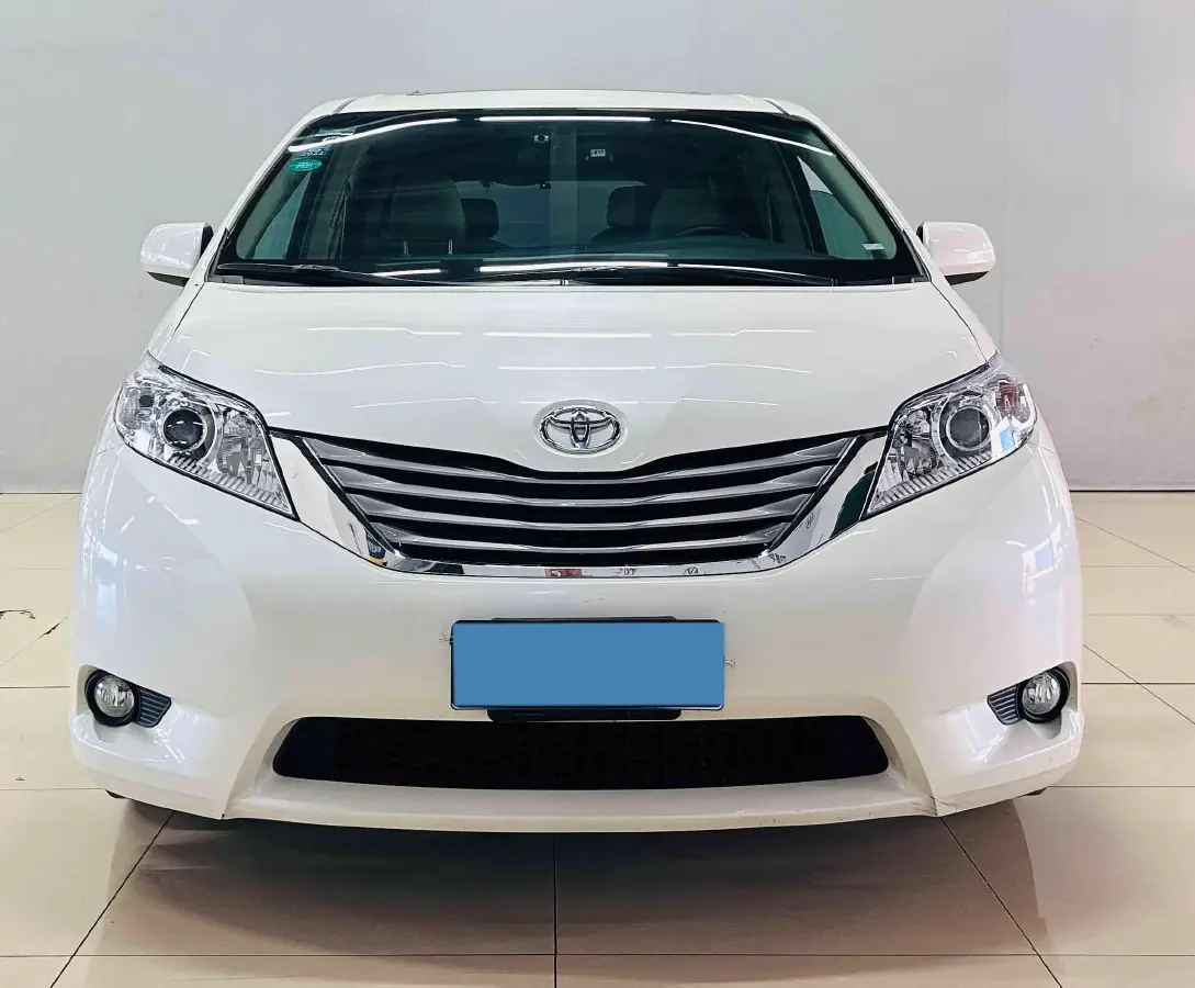 2015 Toyota Sienna 3.5L 269HP V6 6AT