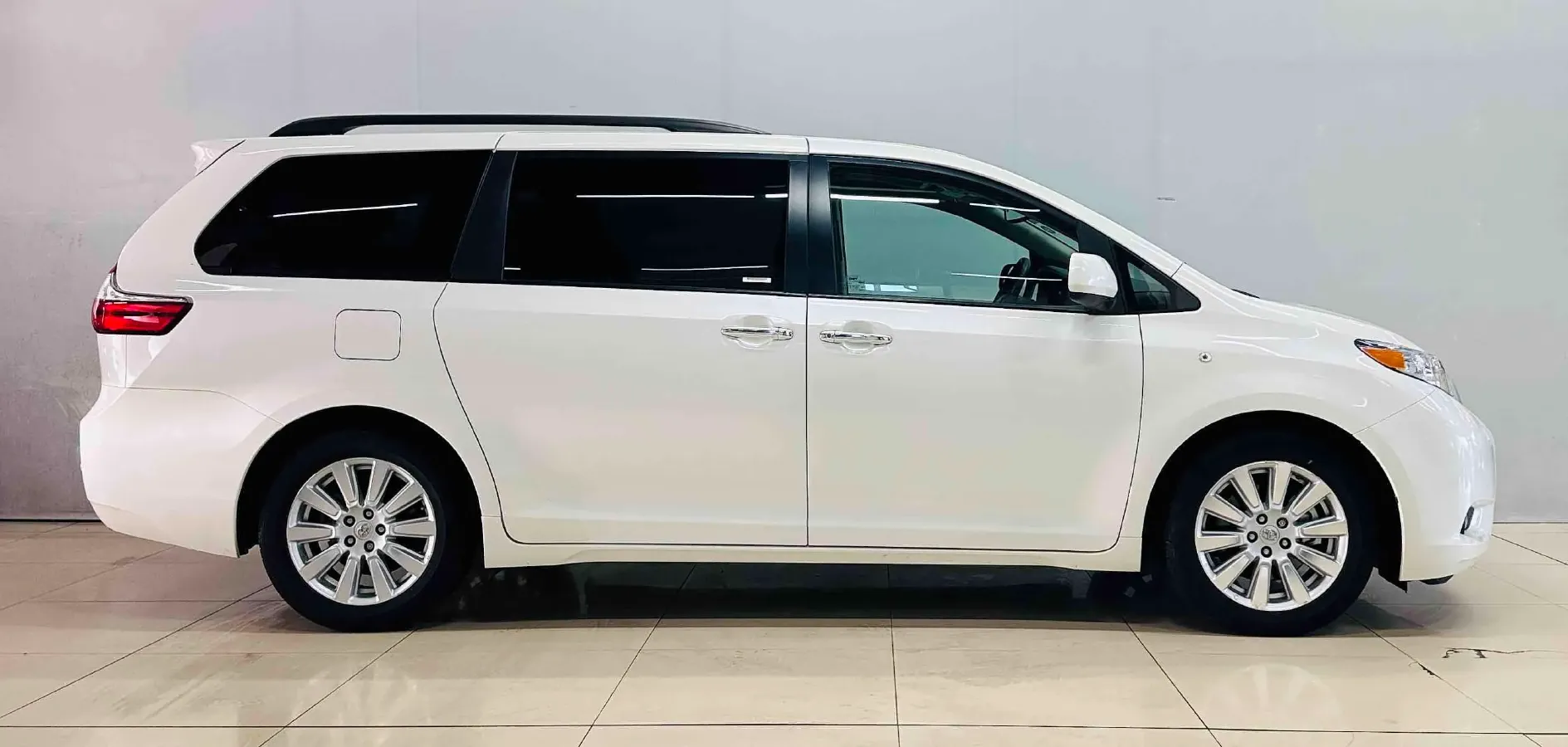 2015 Toyota Sienna 3.5L 269HP V6 6AT,autocango,china used car exporter,china ev exporter,chinese used car exporter,chinese used ev exporter