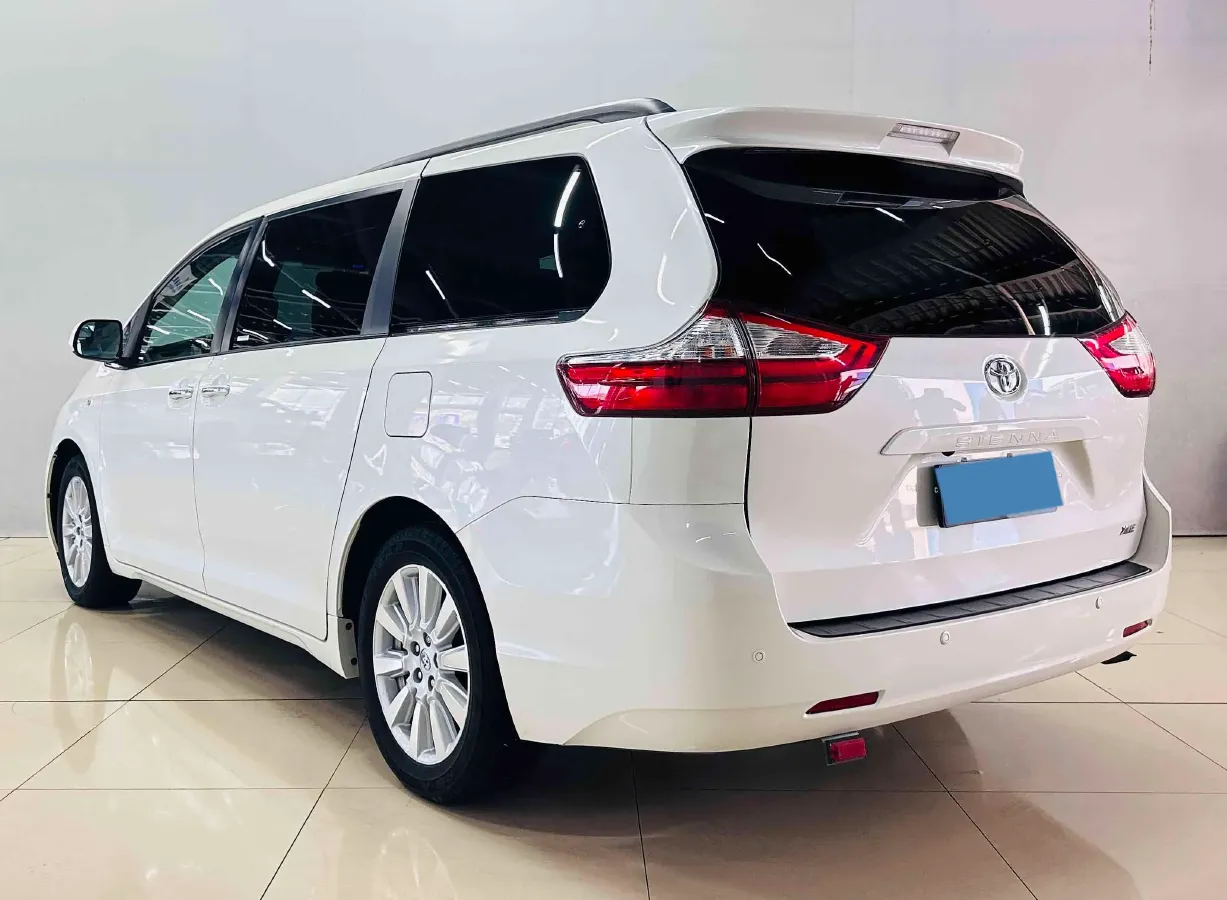 2015 Toyota Sienna 3.5L 269HP V6 6AT,autocango,china used car exporter,china ev exporter,chinese used car exporter,chinese used ev exporter