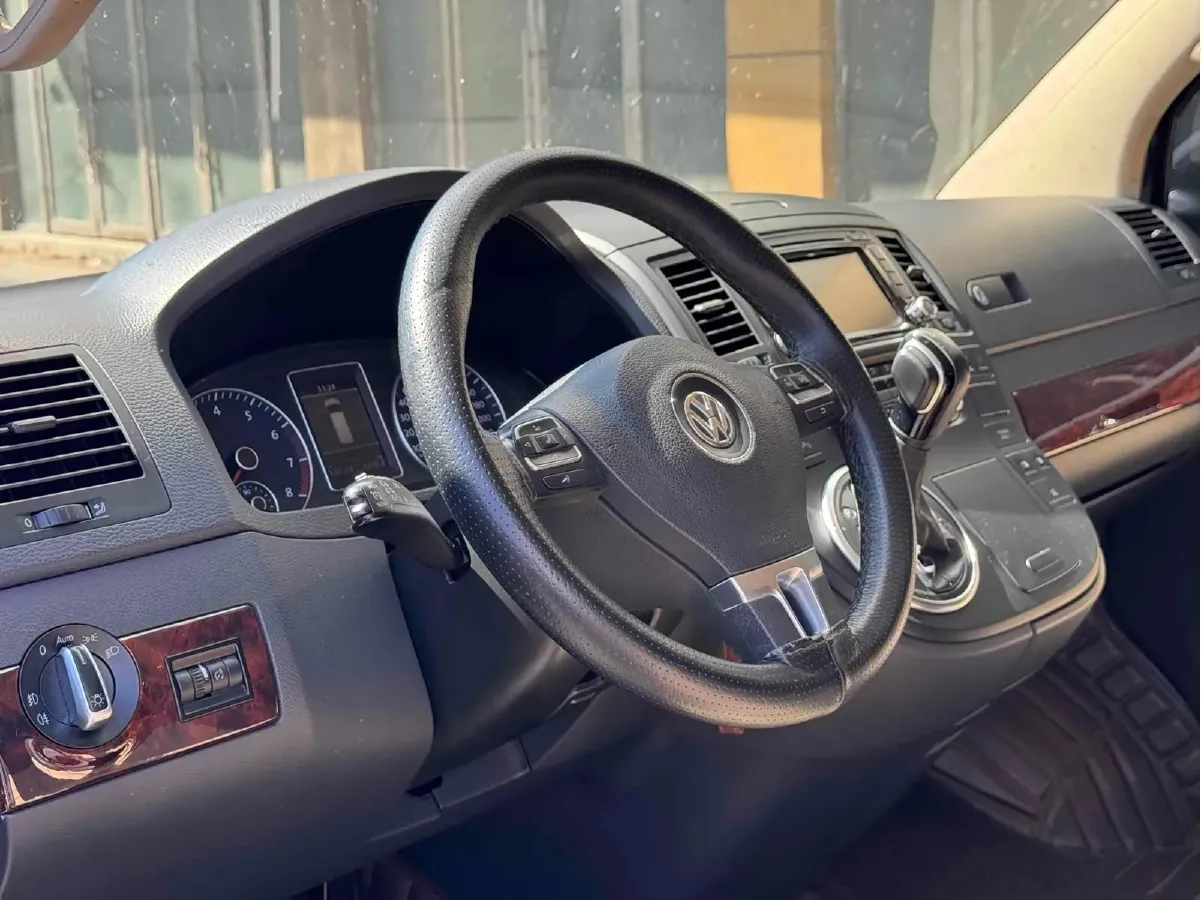 2012 Volkswagen Multivan 2.0T 204HP L4 7DCT,autocango,china used car exporter,china ev exporter,chinese used car exporter,chinese used ev exporter