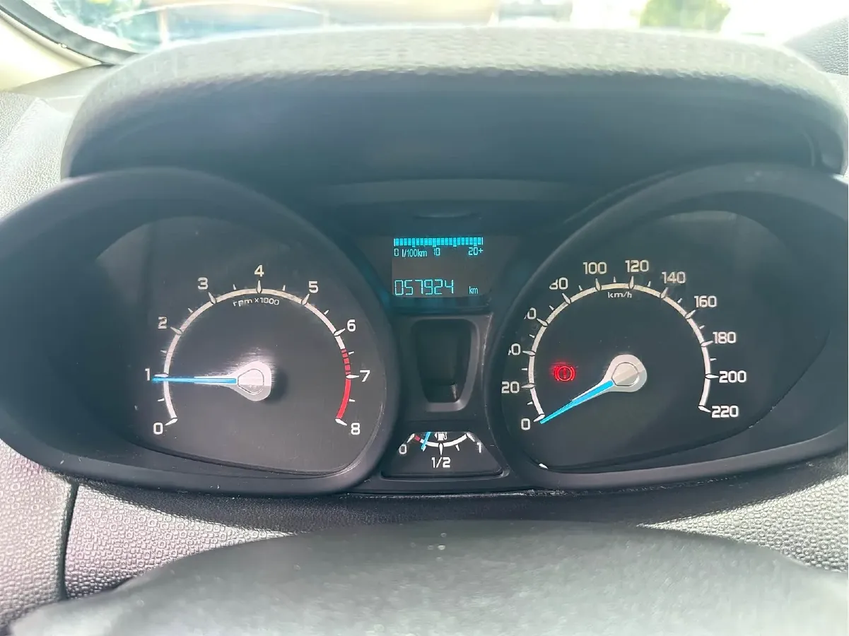 2013 Ford EcoSport 1.5L 110HP L4 5MT,autocango,china used car exporter,china ev exporter,chinese used car exporter,chinese used ev exporter