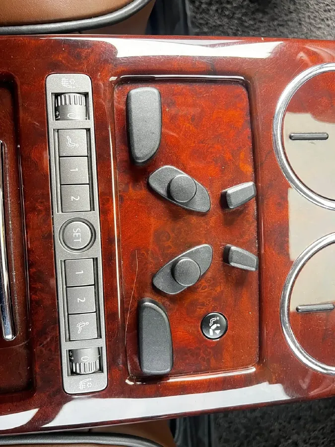 2011 Volkswagen Pheaton 4.2L 335HP V8 6AT,autocango,china used car exporter,china ev exporter,chinese used car exporter,chinese used ev exporter