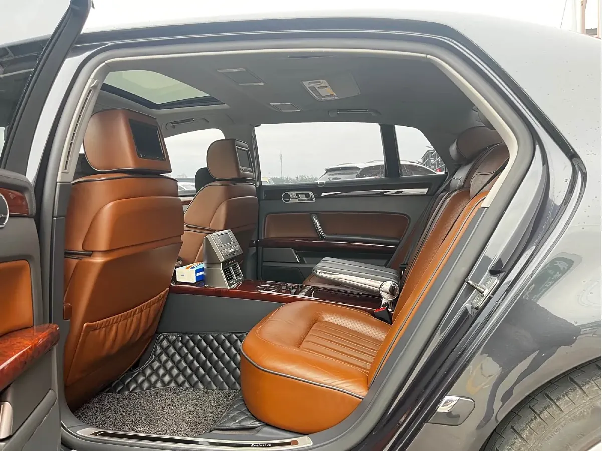 2011 Volkswagen Pheaton 4.2L 335HP V8 6AT,autocango,china used car exporter,china ev exporter,chinese used car exporter,chinese used ev exporter