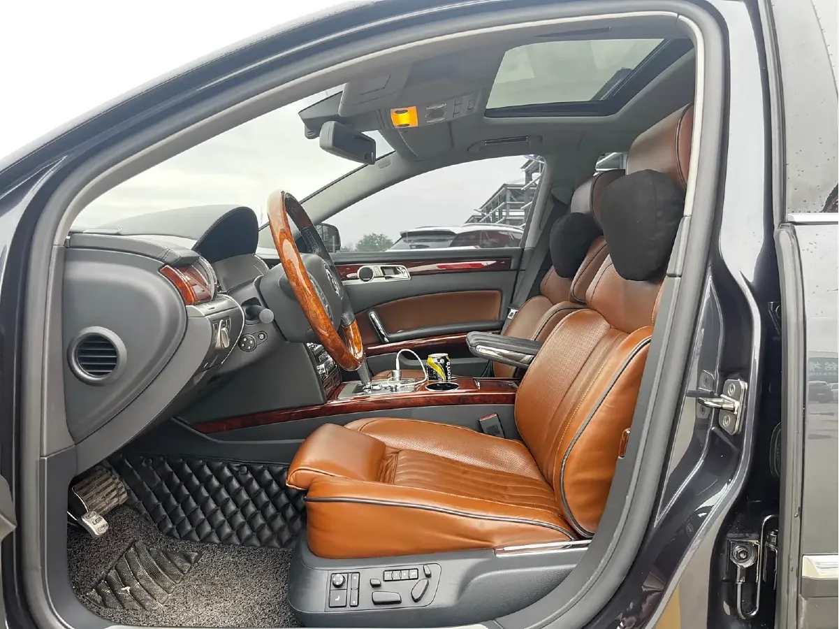 2011 Volkswagen Pheaton 4.2L 335HP V8 6AT,autocango,china used car exporter,china ev exporter,chinese used car exporter,chinese used ev exporter