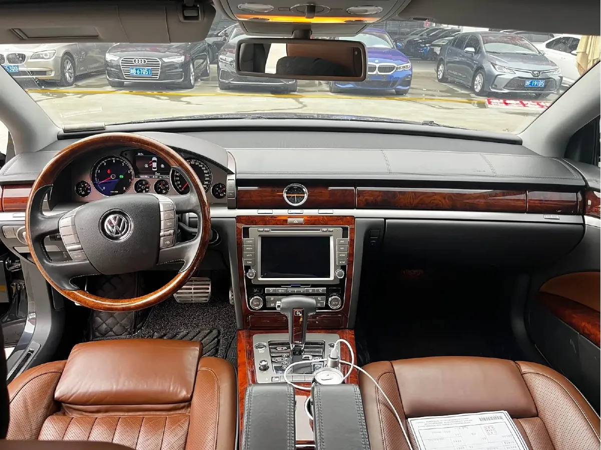 2011 Volkswagen Pheaton 4.2L 335HP V8 6AT,autocango,china used car exporter,china ev exporter,chinese used car exporter,chinese used ev exporter