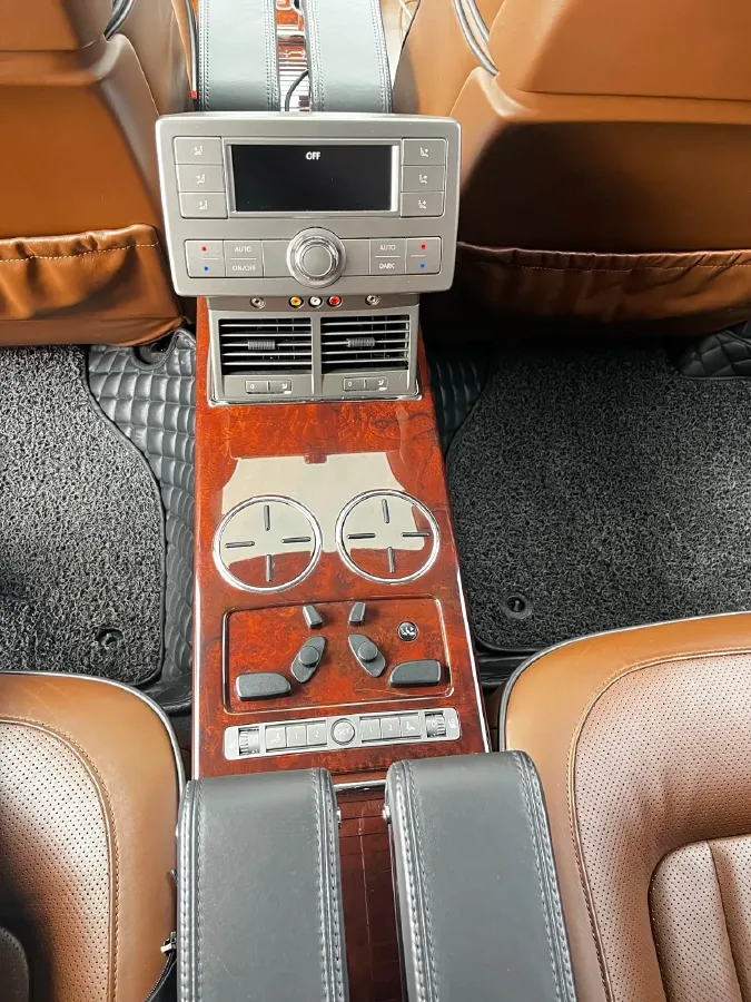 2011 Volkswagen Pheaton 4.2L 335HP V8 6AT,autocango,china used car exporter,china ev exporter,chinese used car exporter,chinese used ev exporter