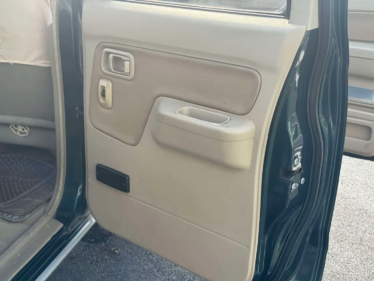 2011 Nissan D22 2.4L 150HP L4 5MT,autocango,china used car exporter,china ev exporter,chinese used car exporter,chinese used ev exporter