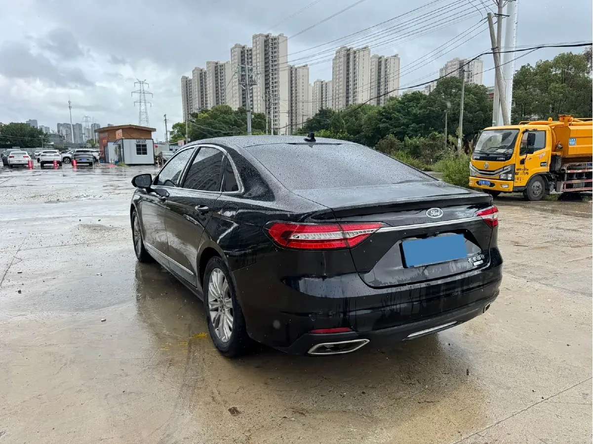 2019 Ford Taurus 2.0T 245HP L4 8AT,autocango,china used car exporter,china ev exporter,chinese used car exporter,chinese used ev exporter