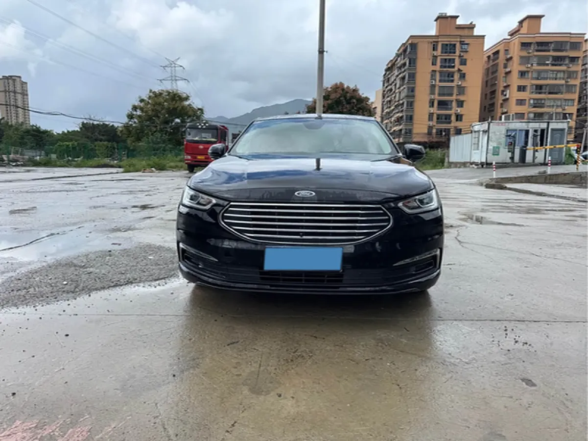 2019 Ford Taurus 2.0T 245HP L4 8AT,autocango,china used car exporter,china ev exporter,chinese used car exporter,chinese used ev exporter