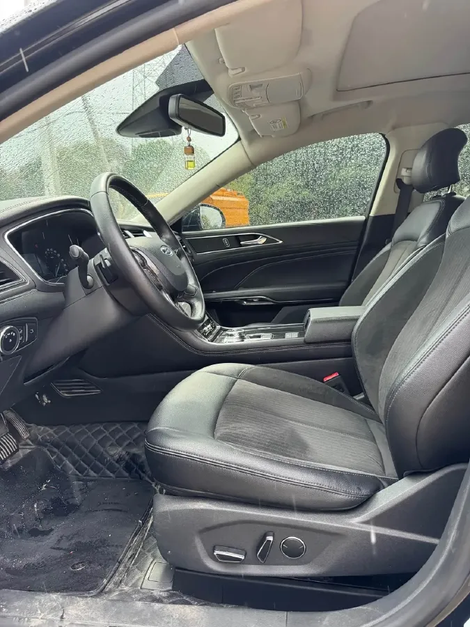 2019 Ford Taurus 2.0T 245HP L4 8AT,autocango,china used car exporter,china ev exporter,chinese used car exporter,chinese used ev exporter