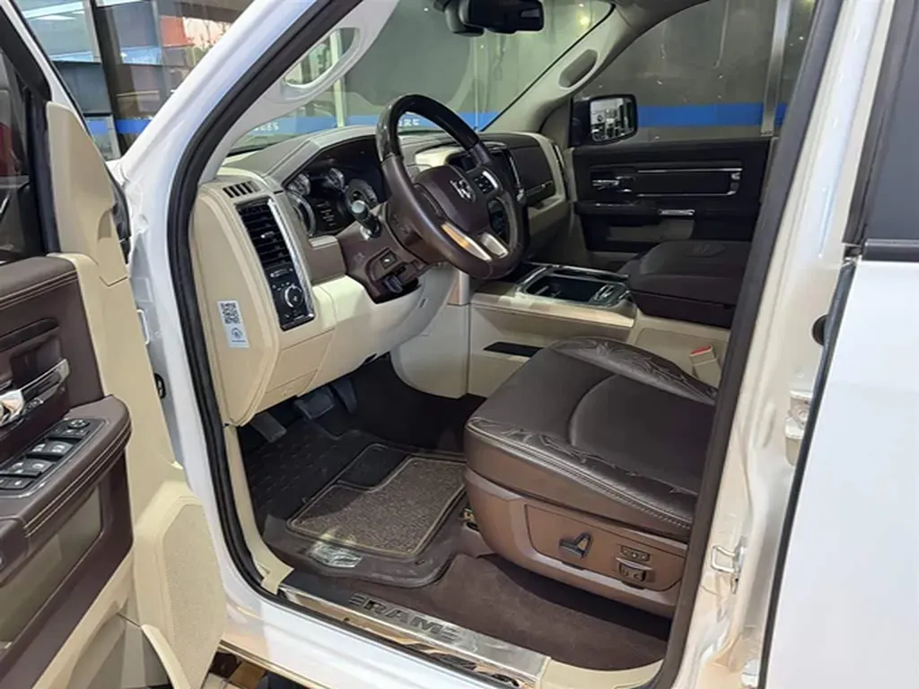 2014 Toyota Tundra 5.7L 386HP V8 6AT,autocango,china used car exporter,china ev exporter,chinese used car exporter,chinese used ev exporter