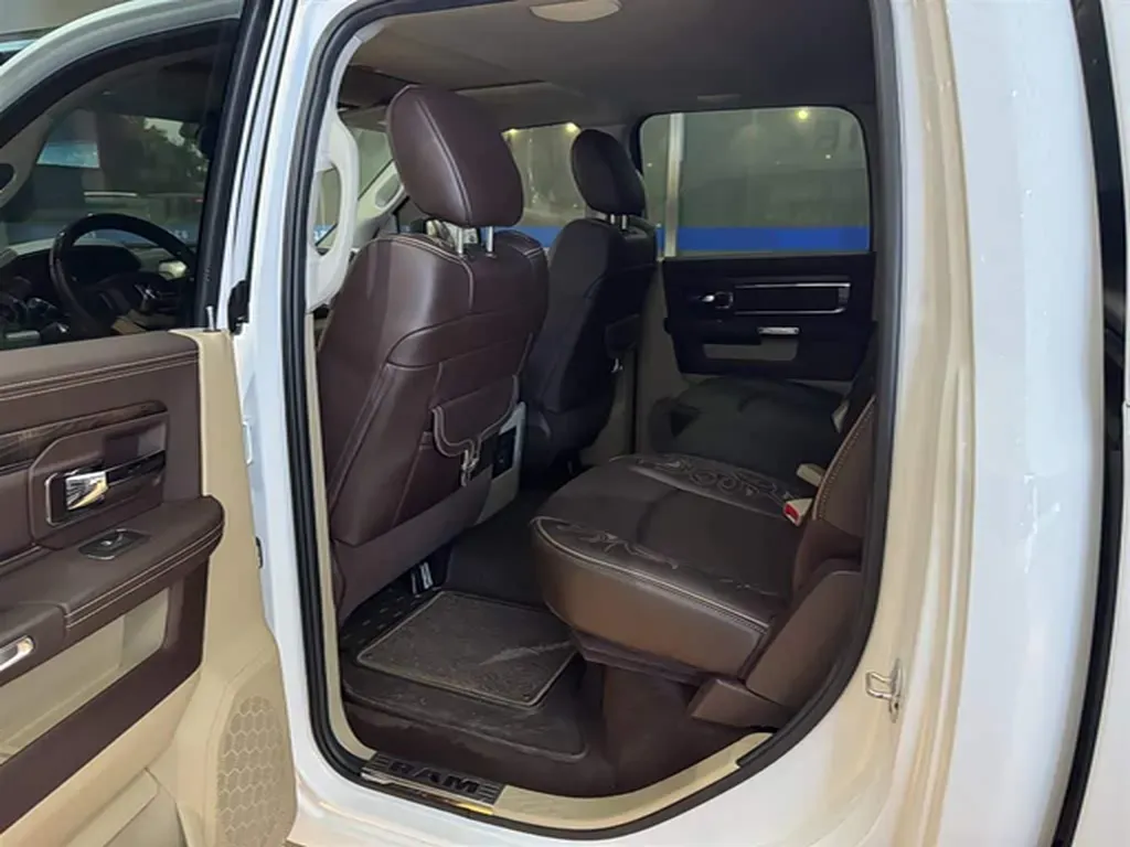 2014 Toyota Tundra 5.7L 386HP V8 6AT,autocango,china used car exporter,china ev exporter,chinese used car exporter,chinese used ev exporter