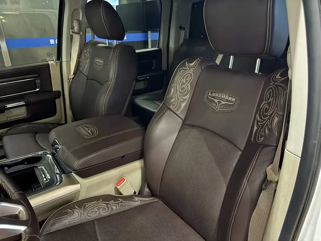 2014 Toyota Tundra 5.7L 386HP V8 6AT,autocango,china used car exporter,china ev exporter,chinese used car exporter,chinese used ev exporter