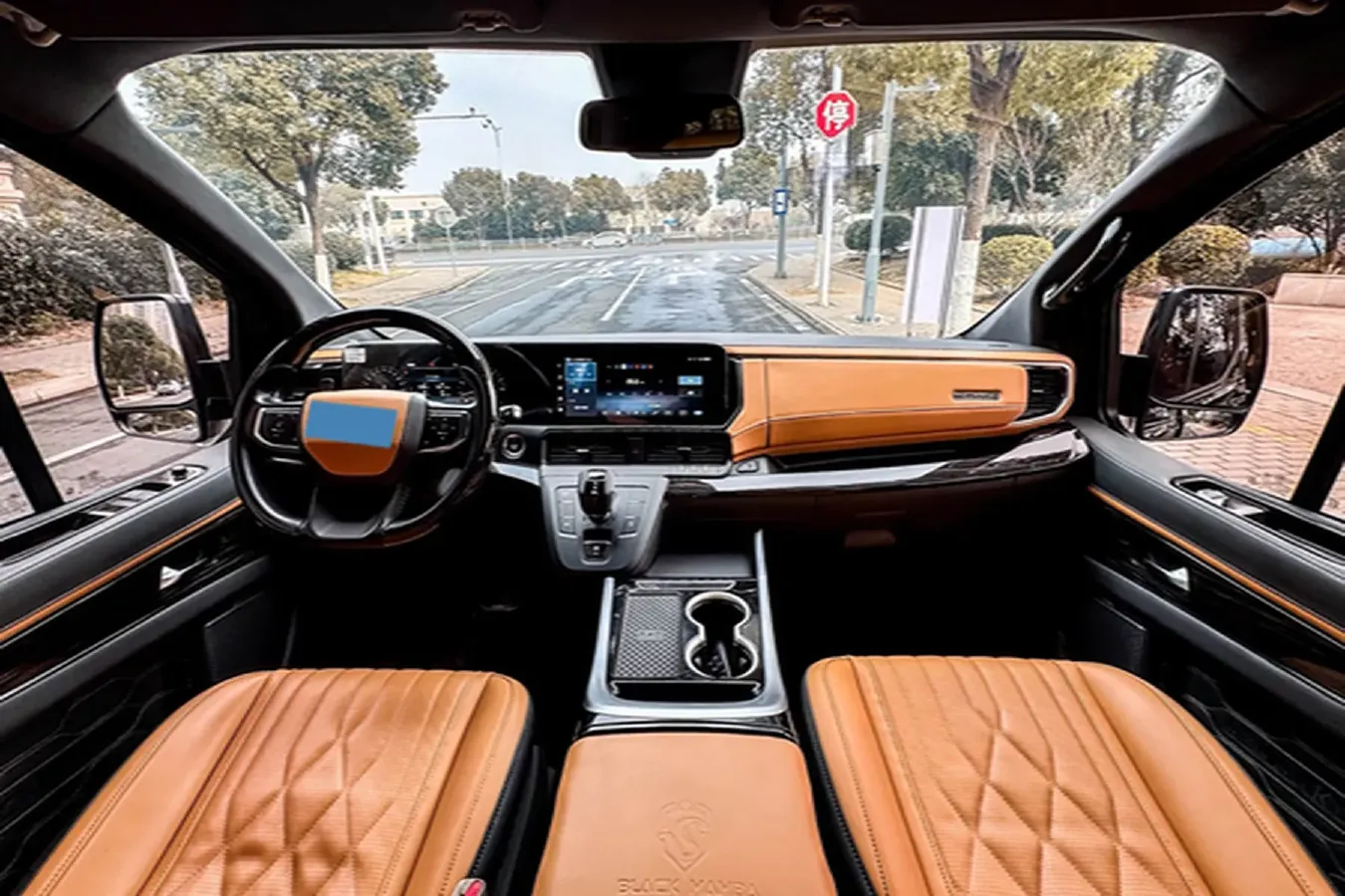 2024 Ford Tourneo 2.0T 220HP L4 9AT,autocango,china used car exporter,china ev exporter,chinese used car exporter,chinese used ev exporter