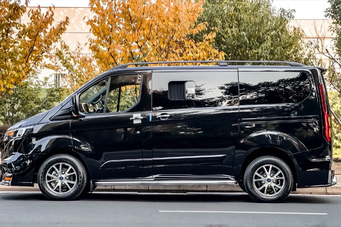 2024 Ford Tourneo 2.0T 220HP L4 9AT,autocango,china used car exporter,china ev exporter,chinese used car exporter,chinese used ev exporter