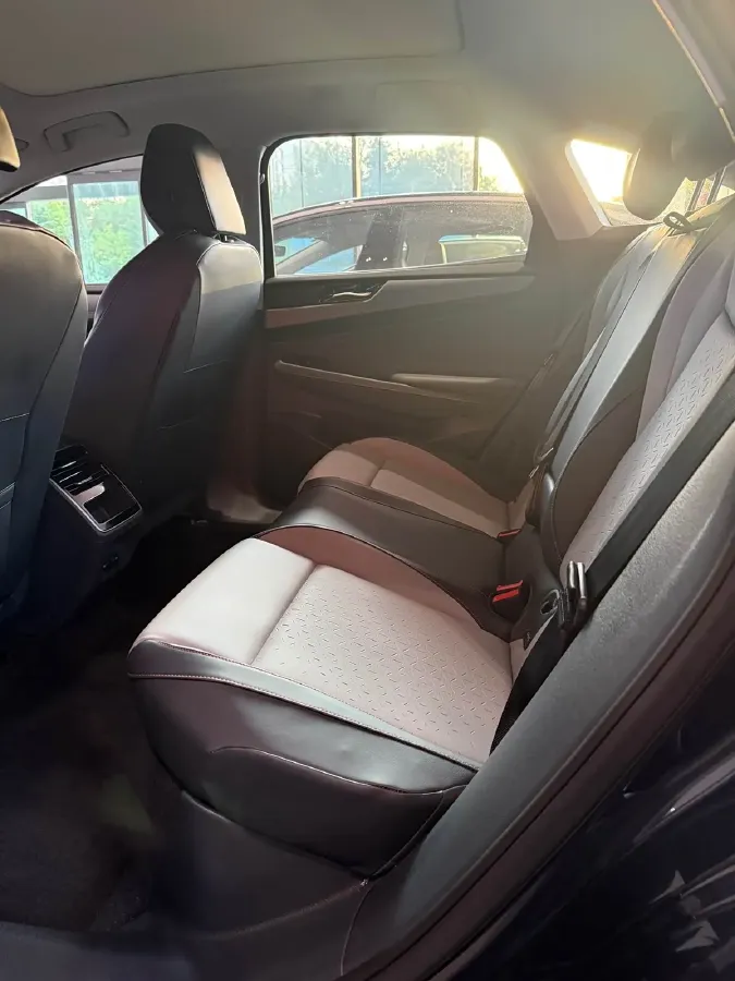 2024 Volkswagen ID.7 Vizzion BEV 84.8KWH,autocango,china used car exporter,china ev exporter,chinese used car exporter,chinese used ev exporter