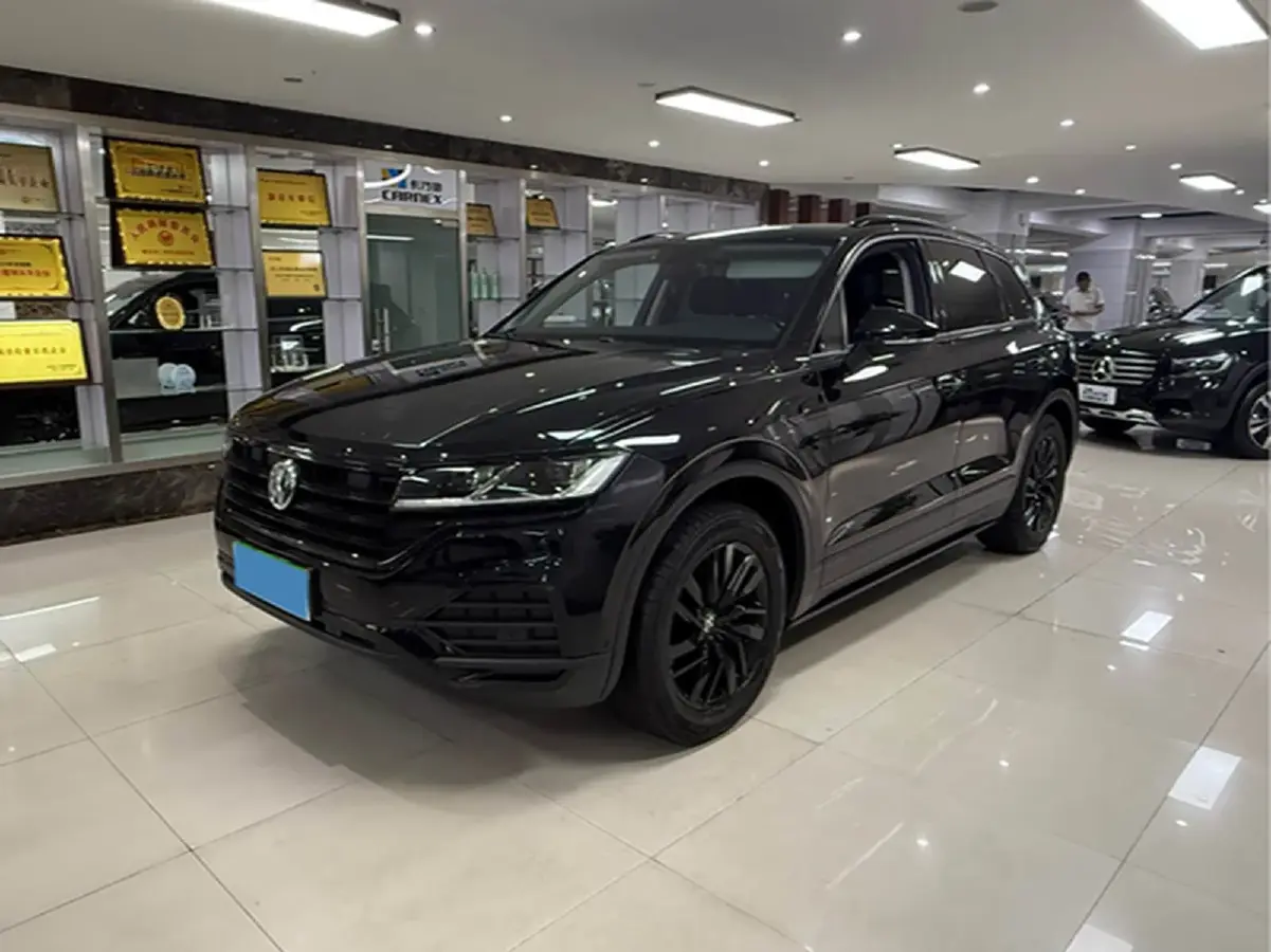 2021 Volkswagen Touareg 2.0T 245HP L4 8AT 2021 Volkswagen Touareg 2.0T 245HP L4 8AT