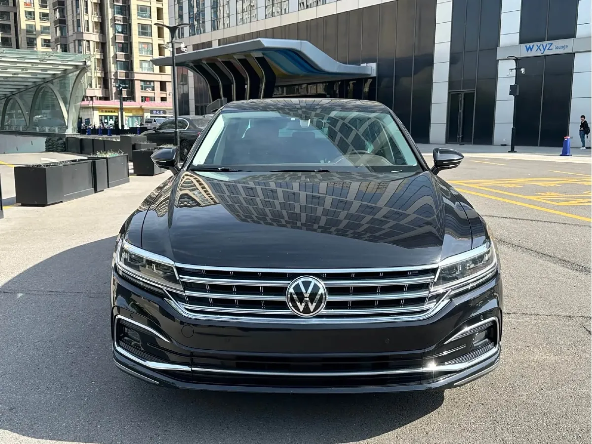 2021 Volkswagen Phideon 2.0T 224HP L4 7DCT,autocango,china used car exporter,china ev exporter,chinese used car exporter,chinese used ev exporter