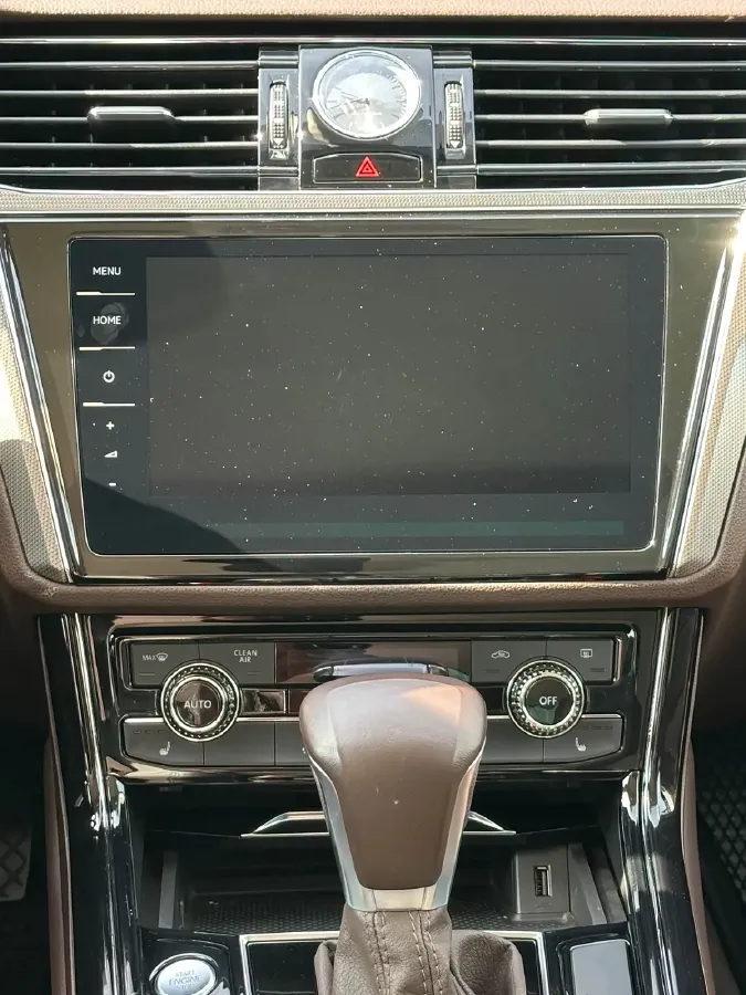 2021 Volkswagen Phideon 2.0T 224HP L4 7DCT,autocango,china used car exporter,china ev exporter,chinese used car exporter,chinese used ev exporter