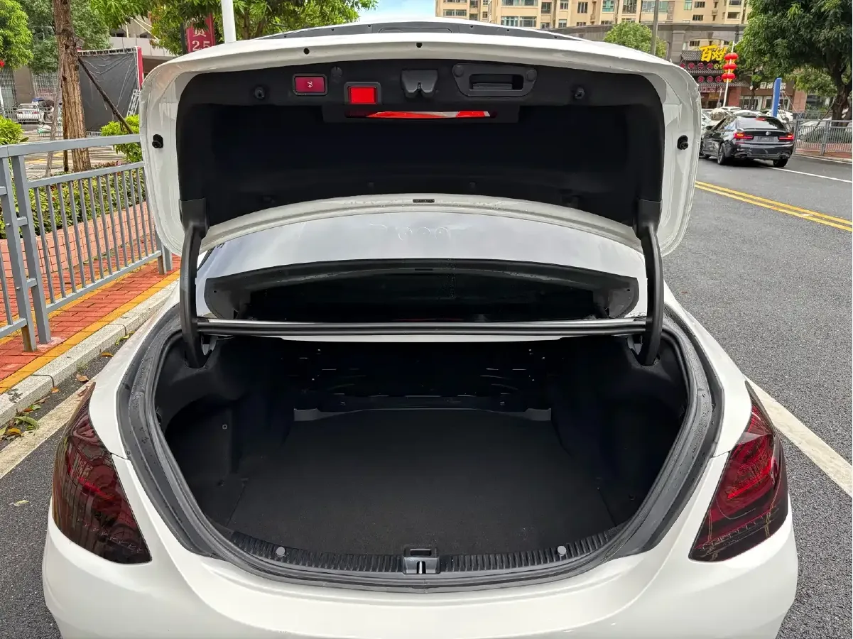 2021 Mercedes-Benz C Class 1.5T 184HP L4 9AT,autocango,china used car exporter,china ev exporter,chinese used car exporter,chinese used ev exporter