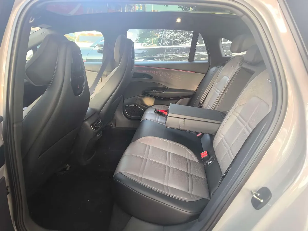 2024 HongQi EH7 BEV 111KWH,autocango,china used car exporter,china ev exporter,chinese used car exporter,chinese used ev exporter