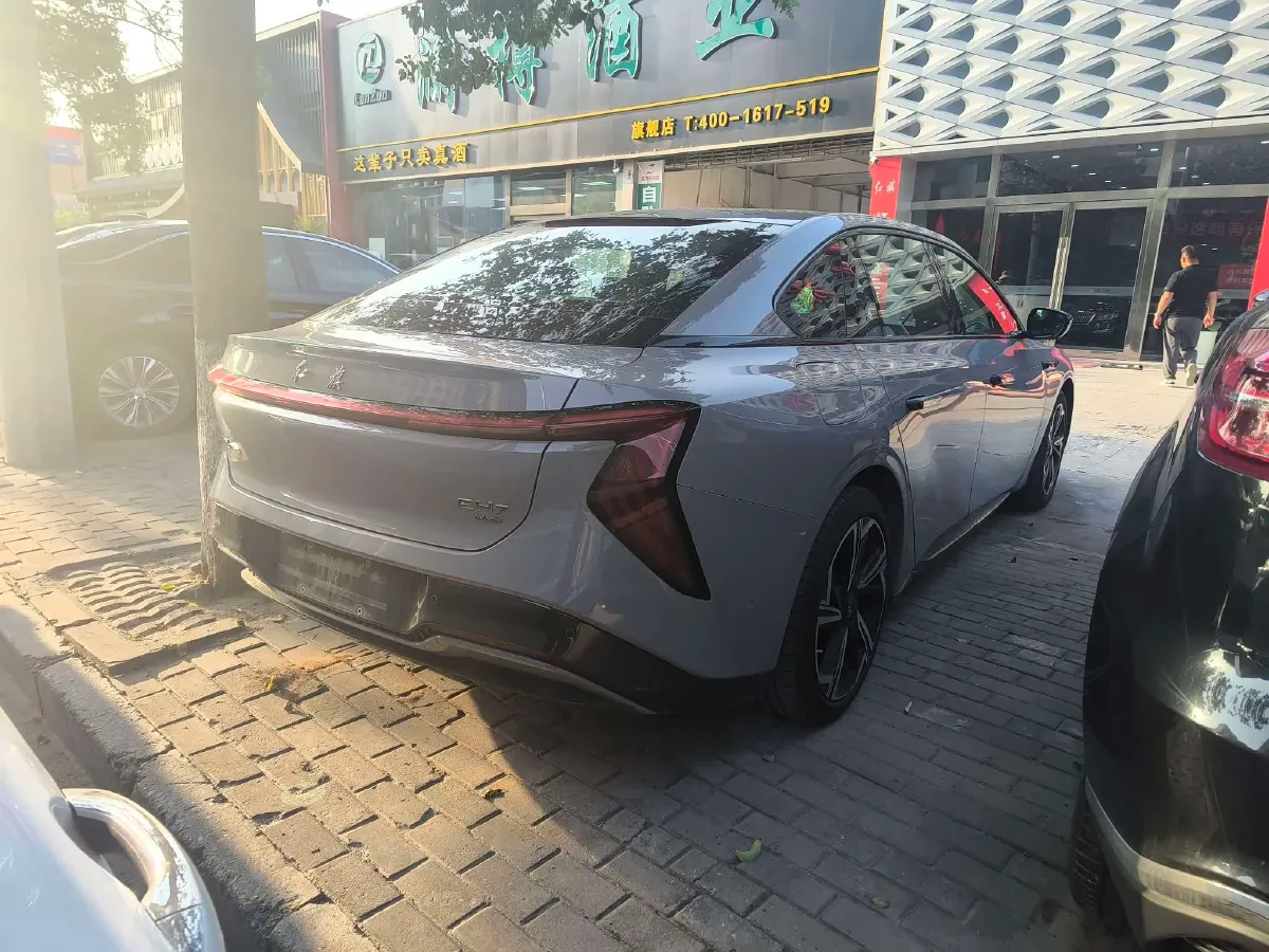2024 HongQi EH7 BEV 111KWH,autocango,china used car exporter,china ev exporter,chinese used car exporter,chinese used ev exporter