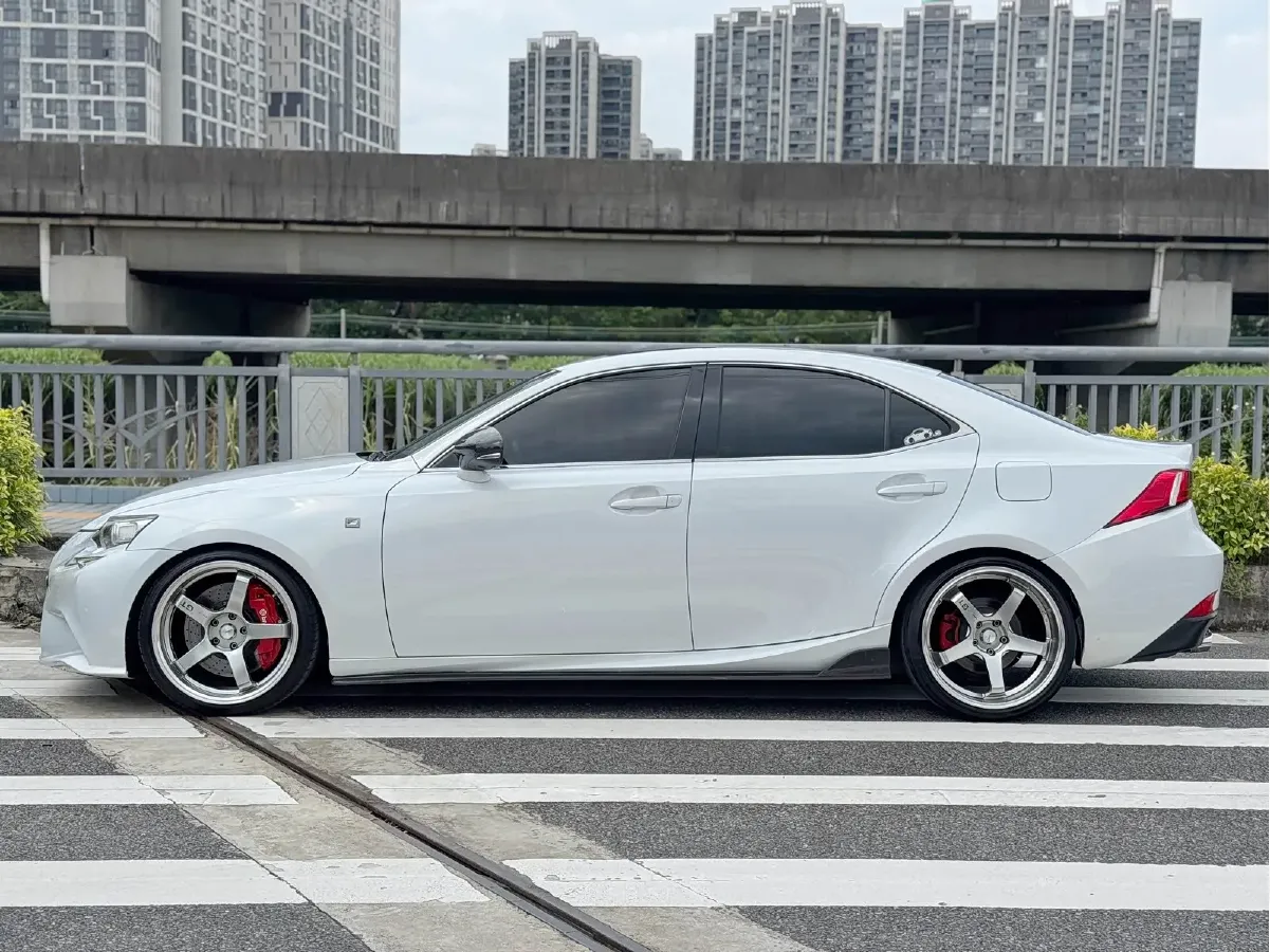 2013 Lexus IS 2.5L 208HP V6 6AT,autocango,china used car exporter,china ev exporter,chinese used car exporter,chinese used ev exporter