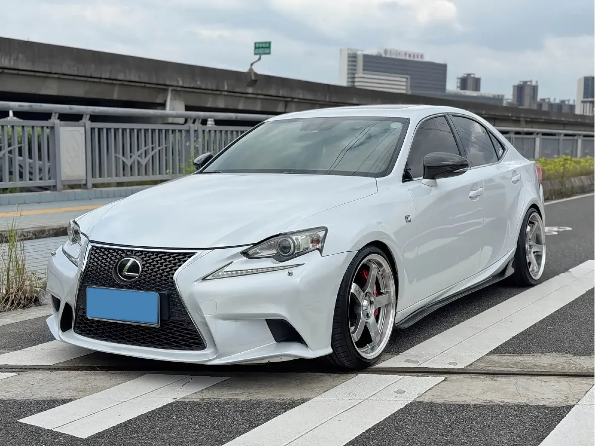 2013 Lexus IS 2.5L 208HP V6 6AT,autocango,china used car exporter,china ev exporter,chinese used car exporter,chinese used ev exporter