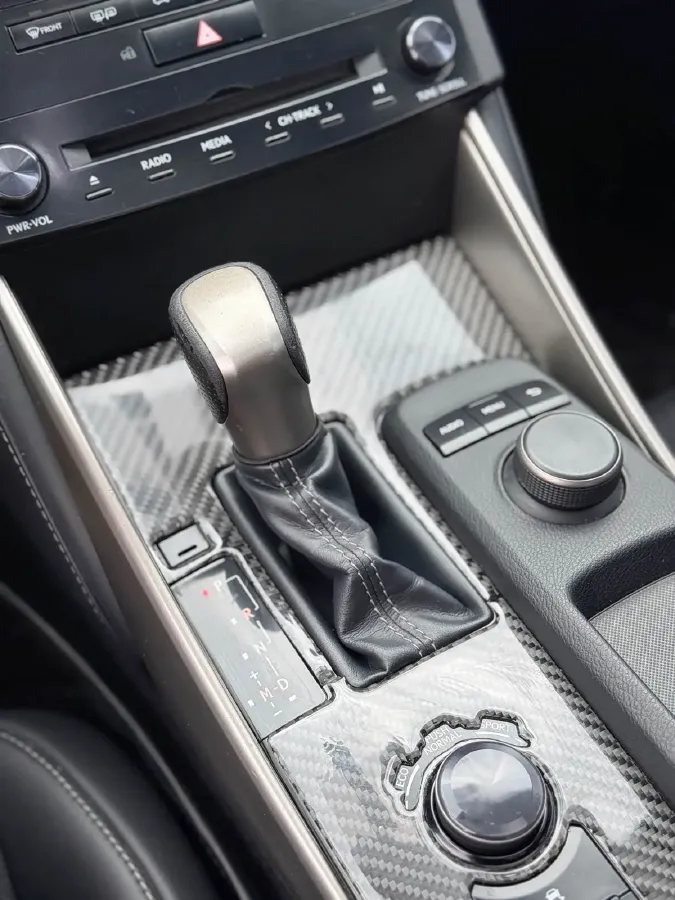 2013 Lexus IS 2.5L 208HP V6 6AT,autocango,china used car exporter,china ev exporter,chinese used car exporter,chinese used ev exporter