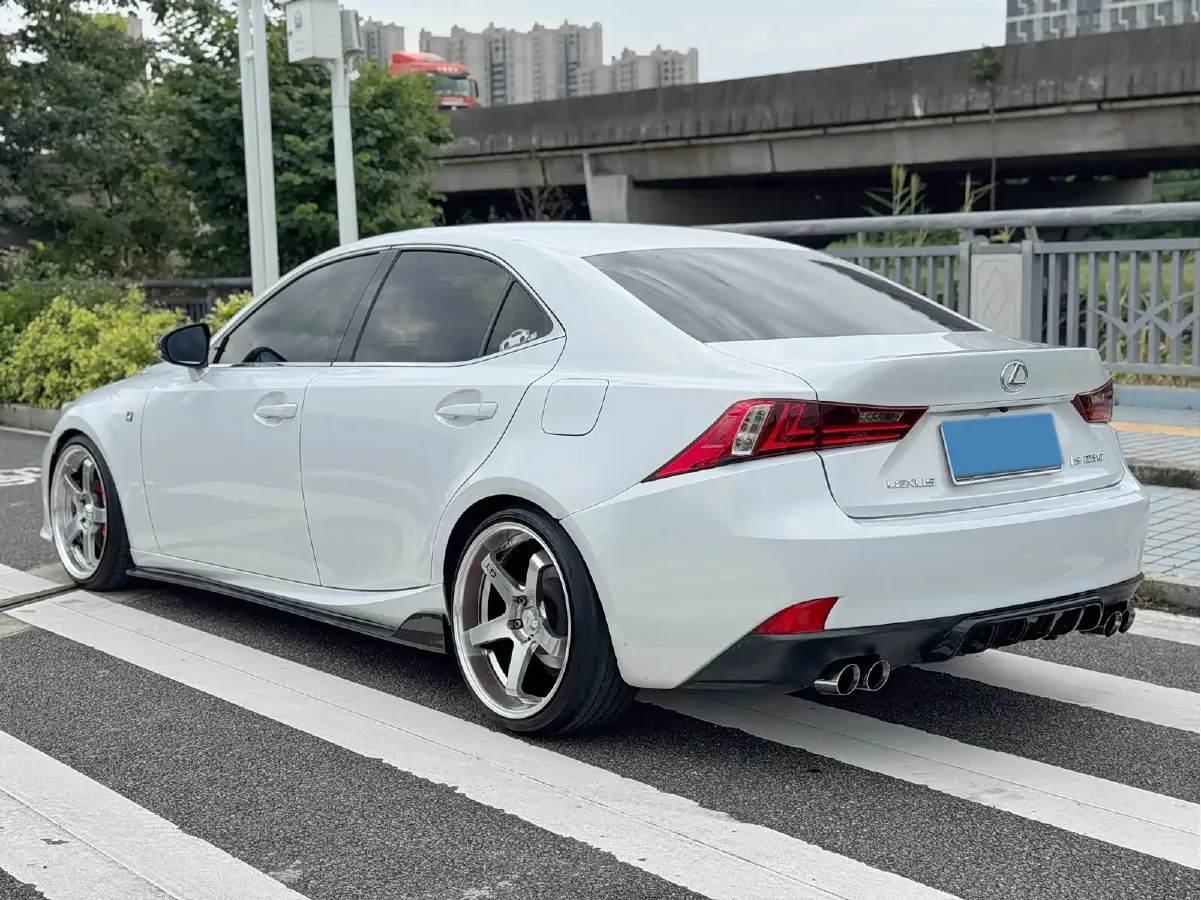 2013 Lexus IS 2.5L 208HP V6 6AT,autocango,china used car exporter,china ev exporter,chinese used car exporter,chinese used ev exporter