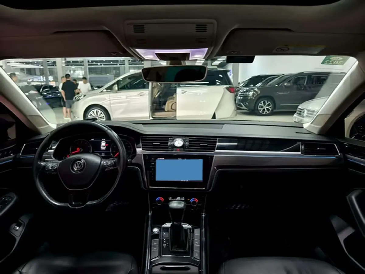 2018 Volkswagen Phideon 2.0T 224HP L4 7DCT,autocango,china used car exporter,china ev exporter,chinese used car exporter,chinese used ev exporter