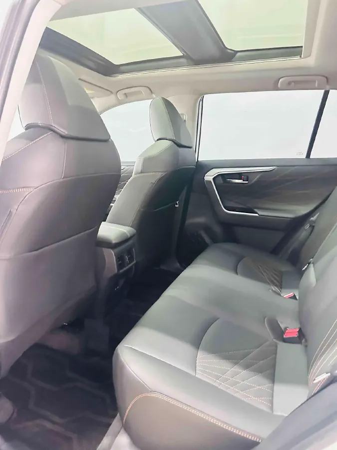 2024 Toyota RAV4 2.0L 171HP L4 CVT,autocango,china used car exporter,china ev exporter,chinese used car exporter,chinese used ev exporter