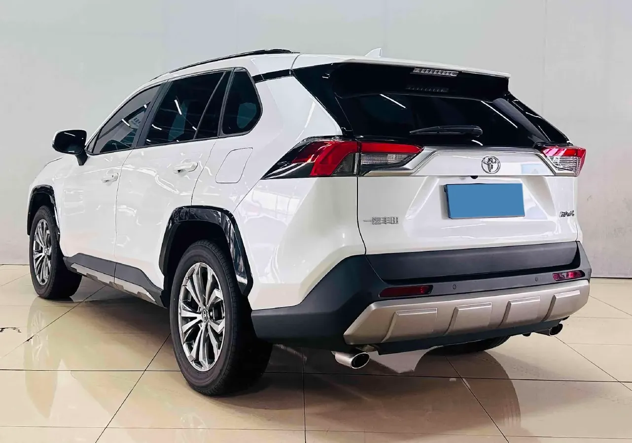 2024 Toyota RAV4 2.0L 171HP L4 CVT,autocango,china used car exporter,china ev exporter,chinese used car exporter,chinese used ev exporter