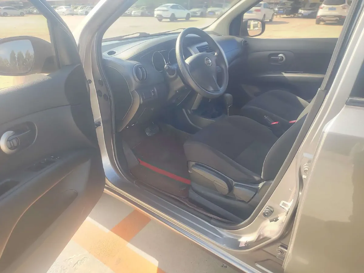 2013 Nissan Livina 1.6L 124HP L4 CVT,autocango,china used car exporter,china ev exporter,chinese used car exporter,chinese used ev exporter