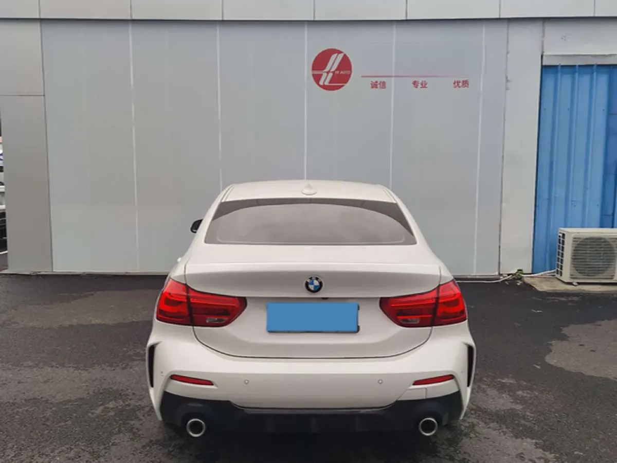 2021 BMW 1 Series 1.5T 140HP L3 7DCT,autocango,china used car exporter,china ev exporter,chinese used car exporter,chinese used ev exporter