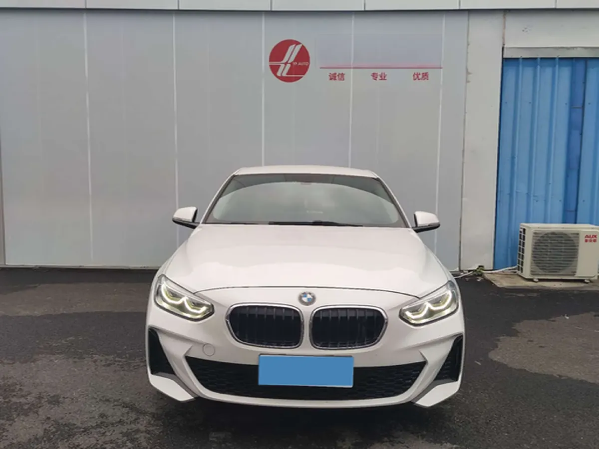 2021 BMW 1 Series 1.5T 140HP L3 7DCT,autocango,china used car exporter,china ev exporter,chinese used car exporter,chinese used ev exporter