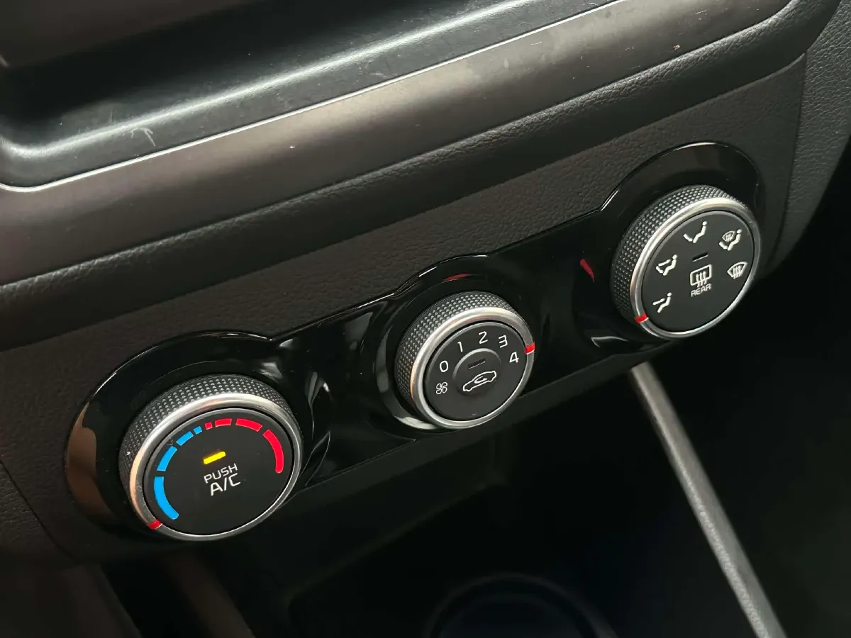 2015 Kia K2 1.4L 107HP L4 5MT,autocango,china used car exporter,china ev exporter,chinese used car exporter,chinese used ev exporter